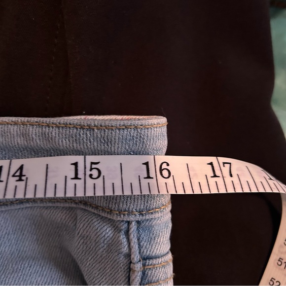 Cello Jeans with faded style.  Easy to roll up the bottoms for extra style - Picture 13 of 16